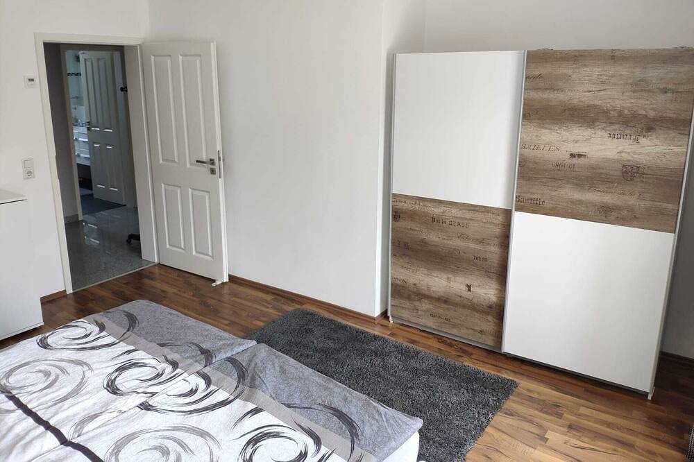 Ganze Wohnung, Kl3: Stylish Downtown Apt + Rooftop Terrace, Walk to Bars & Restaurants! in Kaiserslautern, Saar-Nahe-Bergland