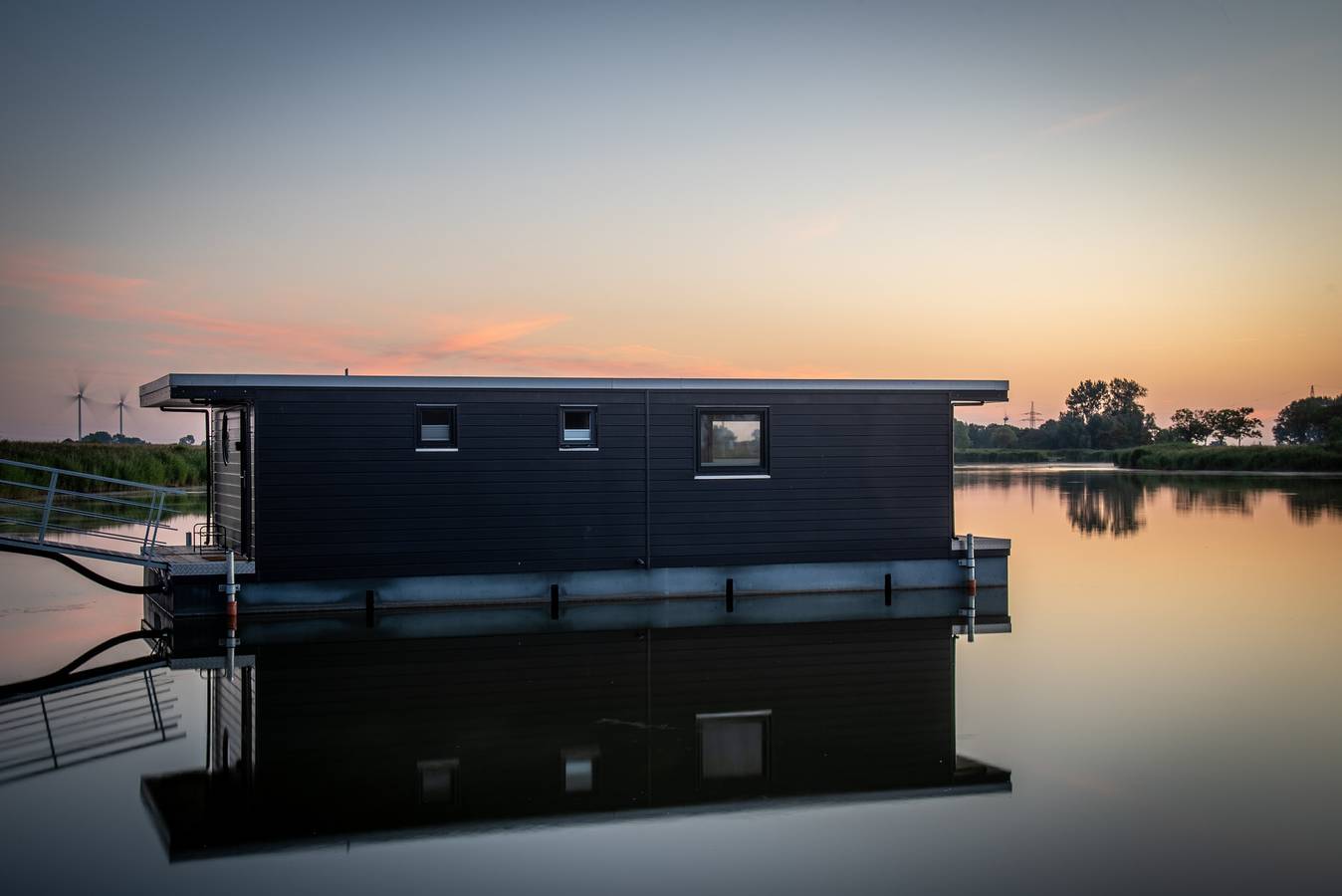 Ganze Ferienwohnung, Hausboot Wangermeer Nordsonne 10 in Wangermeer, Wangerland
