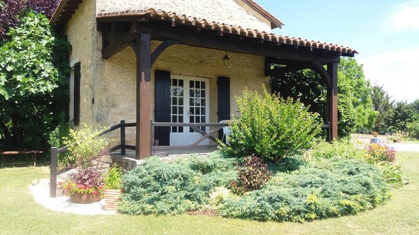 Casa de vacaciones 'May Cottage en Domaine de Leygue' con Wi-Fi in Bourniquel, Périgord Pourpre