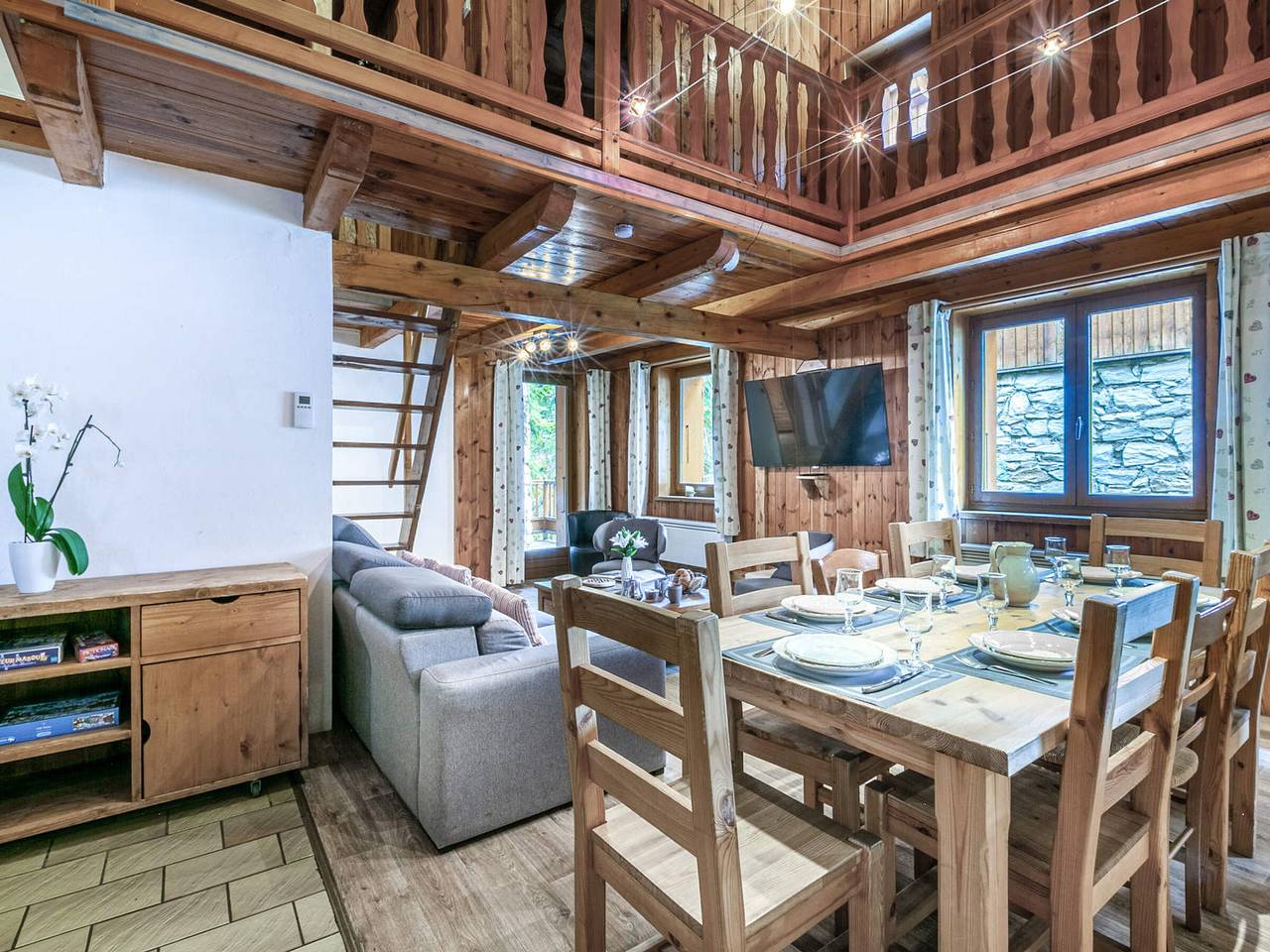 Geheel appartement, Mountain-Style Apartment in a Typical Chalet, Old Village Center, Ski-in/Ski-out Location in Val-d'Isère, Massif de la Vanoise