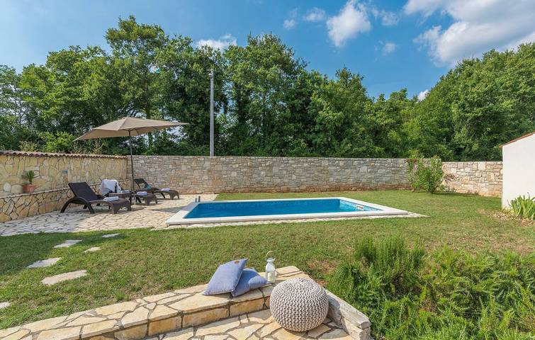 Villa pour 6 personnes, avec terrasse et piscine, animaux acceptés à Barban - 4
