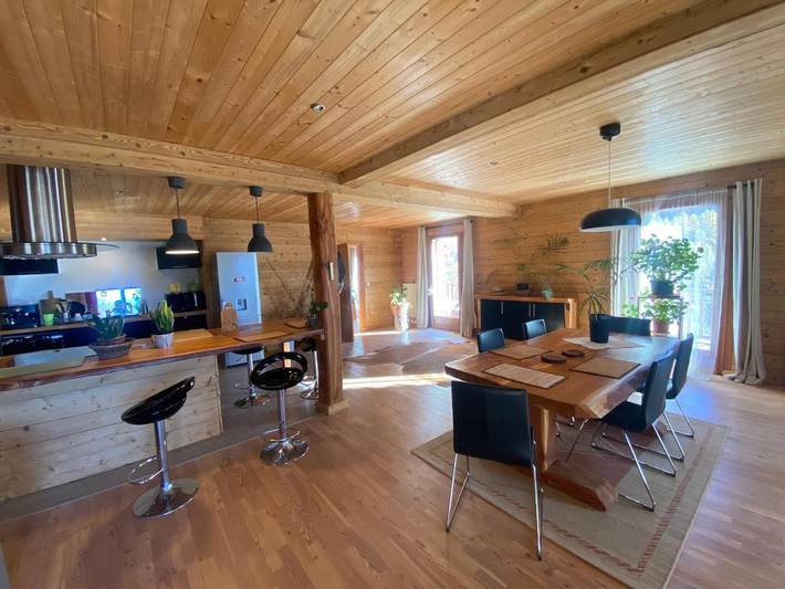 Gîte pour 6 personnes, avec vue et jardin, adapté aux familles à Entraunes - 4