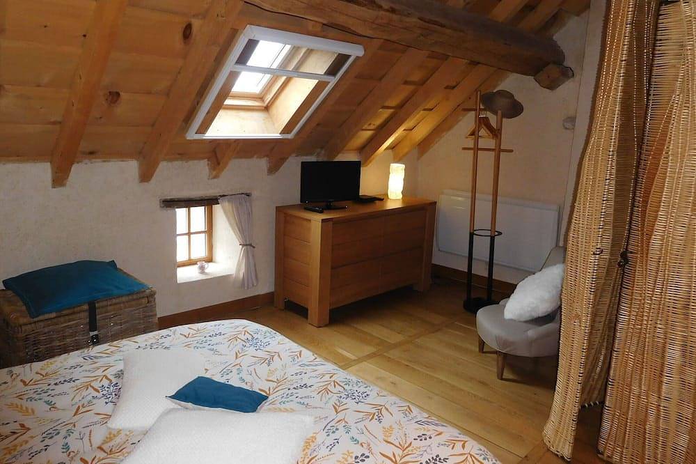 Renovated Independent Cottage with Forest Walks and Valley Views in Cohons, Haute-Marne