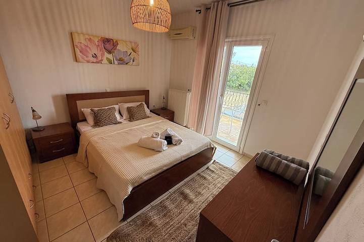 Luxury Villa Amelia with Pool, Bbq, Free Wifi- 3 Bedrooms Skiathos in Kalyvia, Sporaden