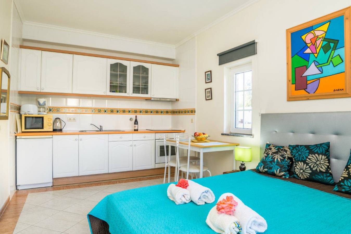Studio entier, Studio Anastacio" avec piscine, terrasse privée et Wi-Fi. in Albufeira, District de Faro