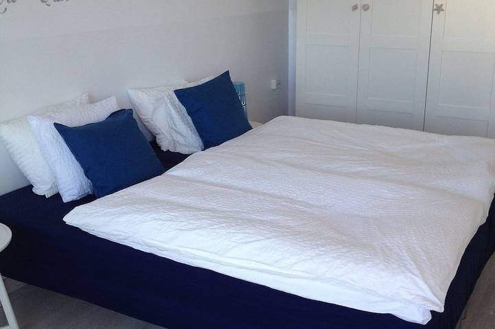 Ganze Wohnung, Neues Apartment im Zentrum von Sitges, WiFi, Pool, Balkon, Parkplatz, Garten in Sitges, Garraf