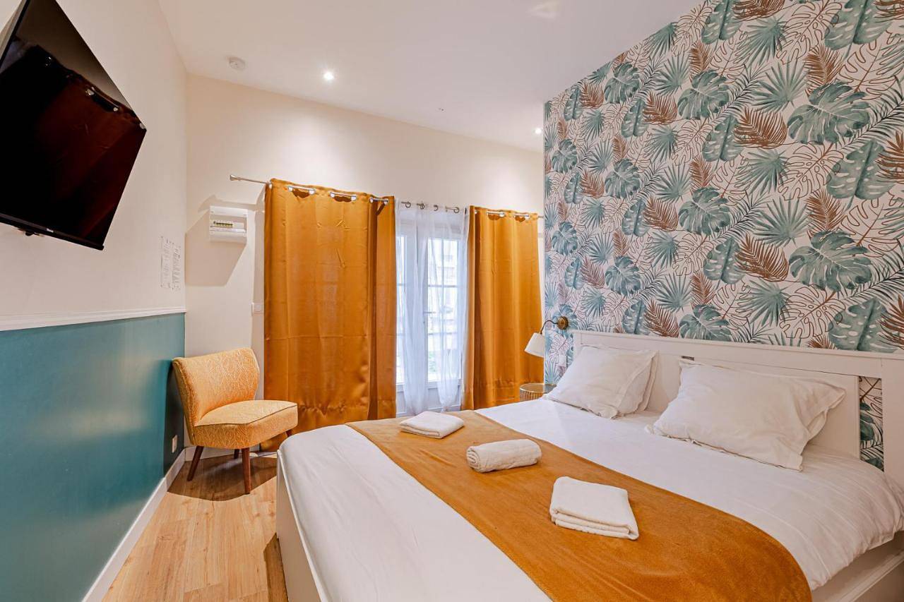 Family Room with Private Bathroom in Montévrain, Seine-et-Marne