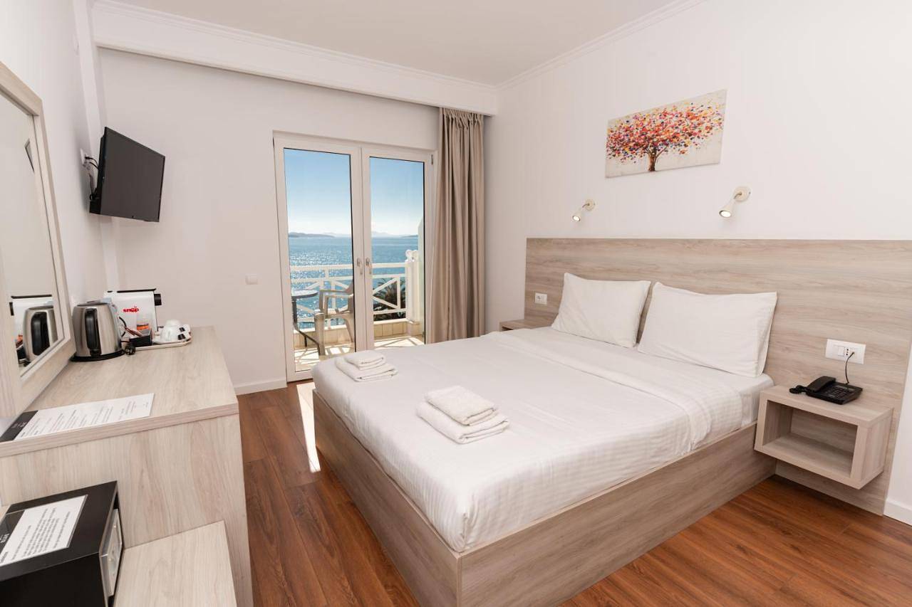 Sun N Blue Hotel in Saranda, Vlorë