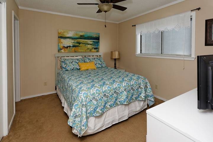 Holiday apartment for 6 people, with hot tub and balcony as well as pool - 1
