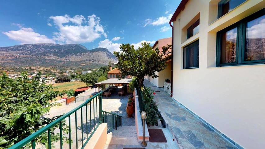 Location de vacances pour 4 personnes, avec piscine ainsi que vue et terrasse ó Zarós - 2