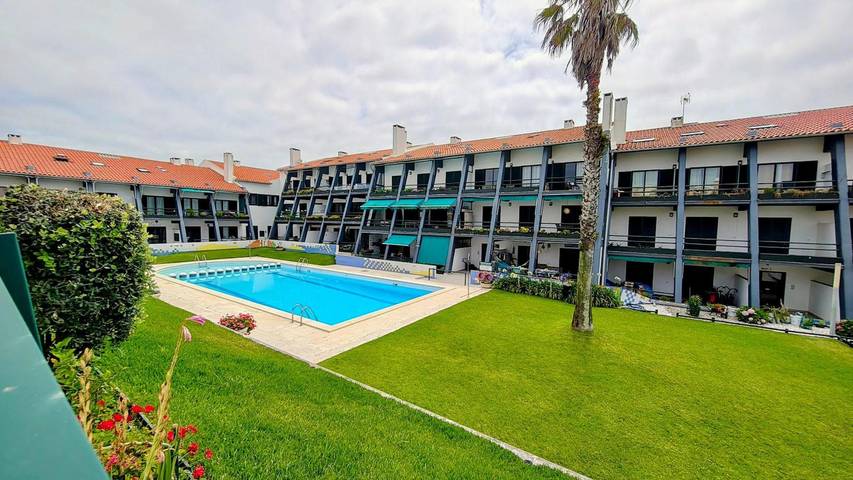 Casa de férias para 9 pessoas, com jardim e piscina infantil, adaptado a crianças em Marinha Grande