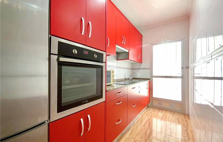 Cozy Beachside Apartment with A/C & Terrace in Los Alcázares, Costa Cálida