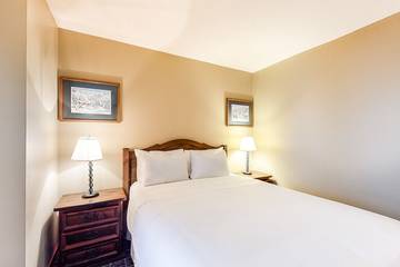 Glamping for 4 Guests in Whistler, Whistler Blackcomb, Picture 3