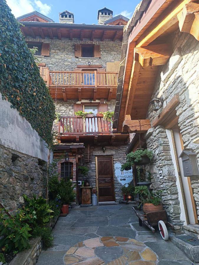 Location de vacances pour 2 personnes, avec terrasse et vue à Comune di Saint-Pierre - 4