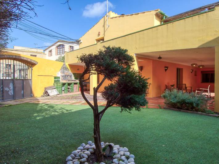 Location de vacances pour 10 personnes, avec jardin à Garriguella - 2