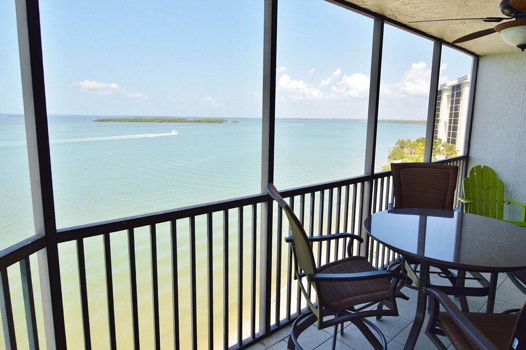 Ganze Wohnung, Beachfront 2 Bedroom Condo mit atemberaubenden Sonnenuntergängen im Sanibel Harbour Resort in Punta Rassa, Southwest Florida