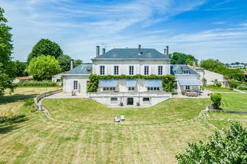 Cottage pour 12 personnes, avec jardin et terrasse à Javrezac