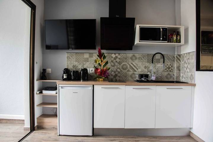 Gîte pour 4 personnes, avec terrasse ainsi que piscine et bassin pour enfant dans Guyane française - 3