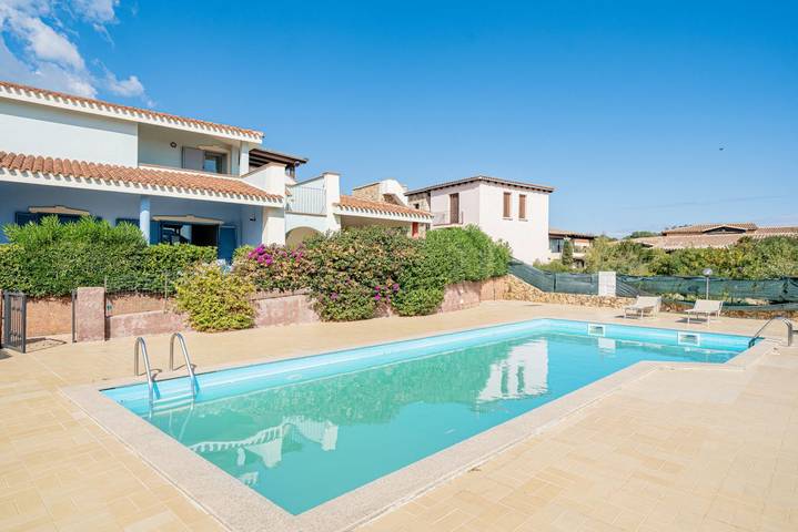 Gîte pour 6 personnes, avec balcon/terrasse et piscine à Monte Petrosu - 4