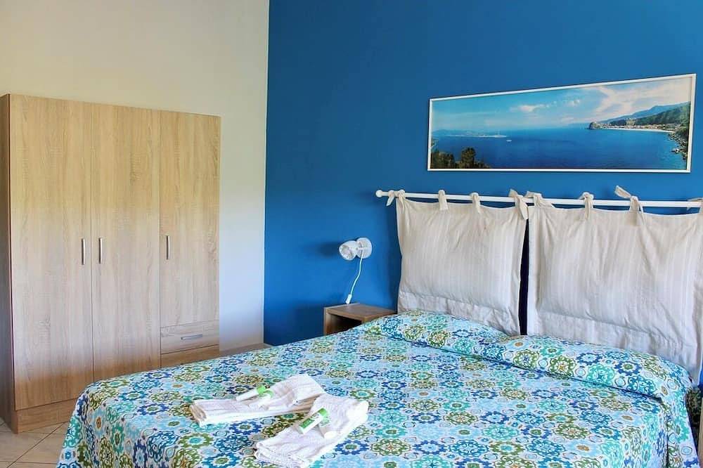 Appartamento intero, “Casa Kalavrìa”a 50mt dal mare in Nicotera Marina, Nicotera