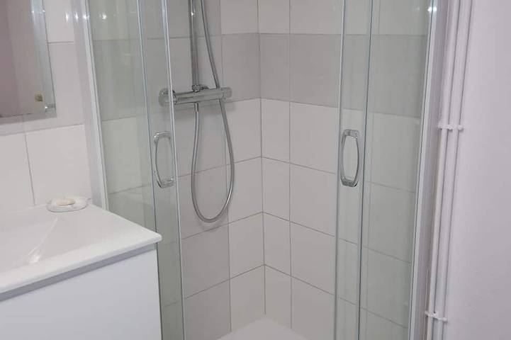 500 m de la mer appartement 75 m2 rez-de-chaussée dans villa avec grand jardin in Saint-Quay-Portrieux, Côte de Goëlo
