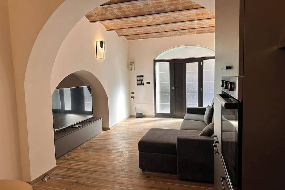 Sofia's House Lago di Bolsena - Modern design with garden 150m from the lake in Marta, Bolsenasee