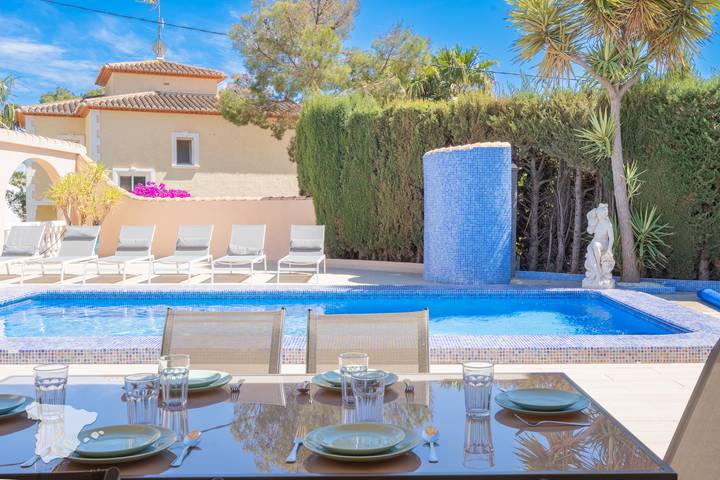 Cheap villa for 10 people in Calpe