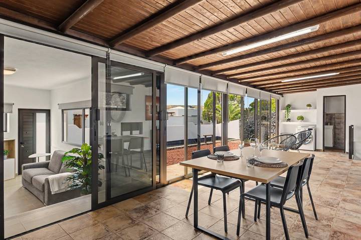 Entire apartment, Vacation Apartment 'Guada' with Private Terrace, Wi-Fi and Air Conditioning in Tao, Teguise