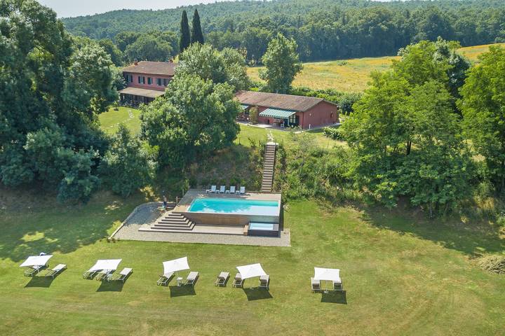 Agriturismo per 18 persone, con piscina e balcone a Civitella Paganico