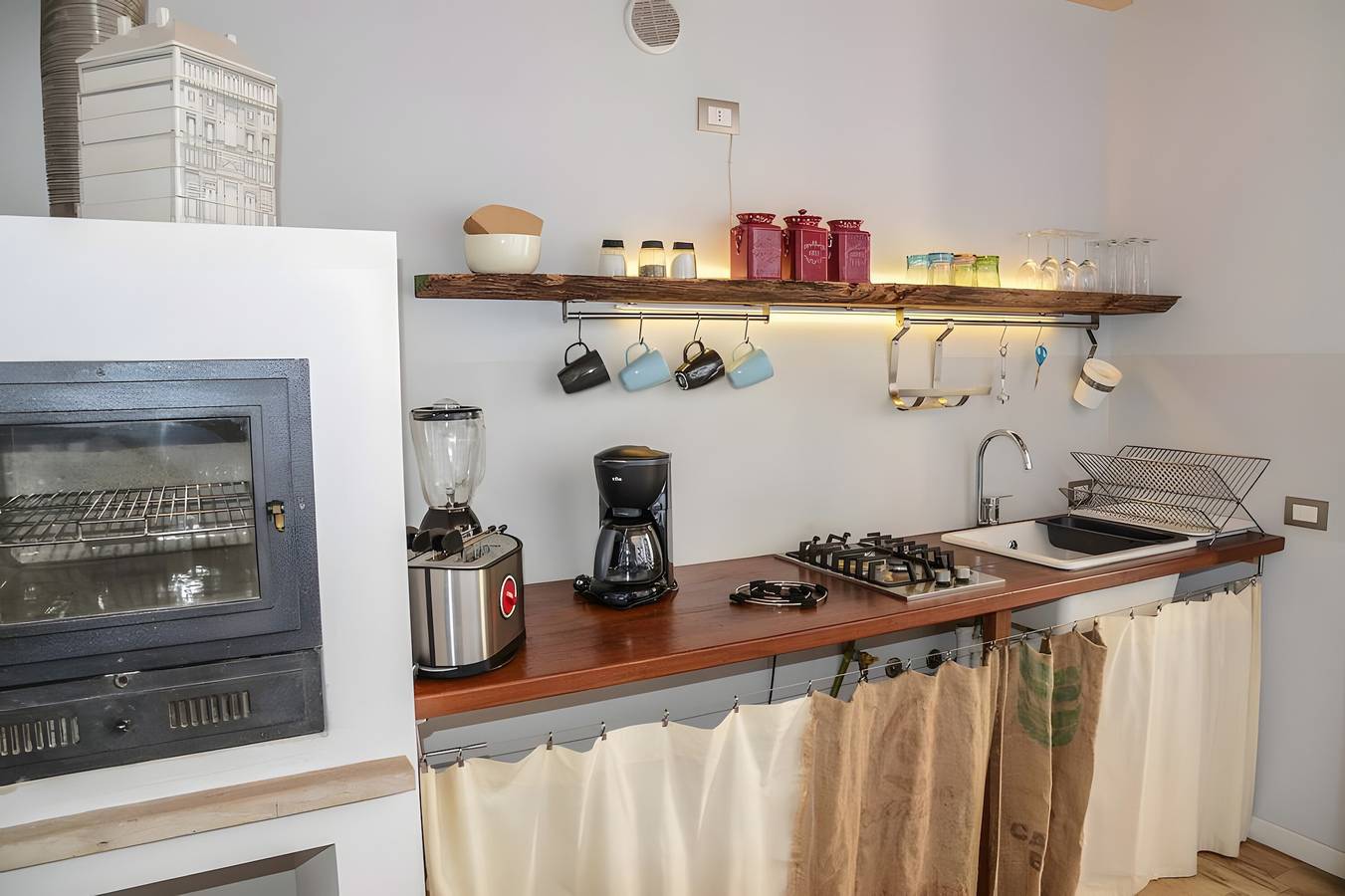 Holiday villa garda lake caprapanca, in campagna, vicina al lago. pets friendly! in Padenghe sul Garda, Gardasee-Berge