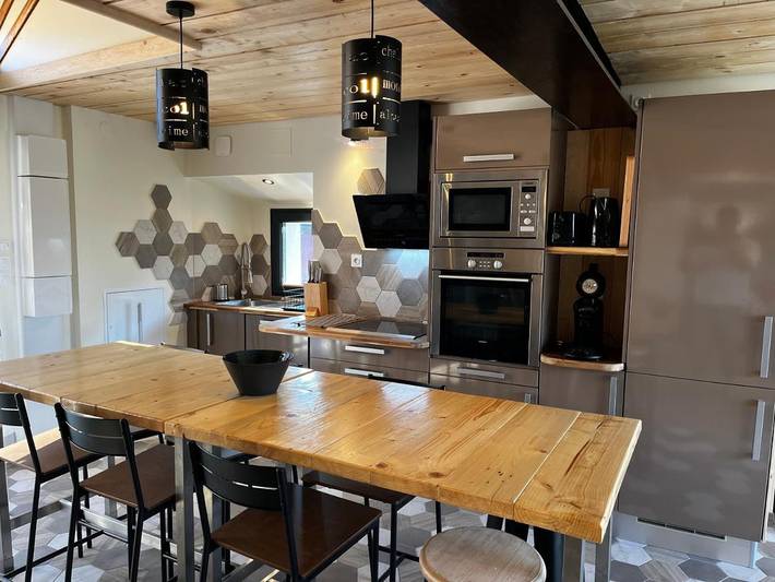 Gîte pour 12 personnes, avec jardin et vue dans La Biolle - 4