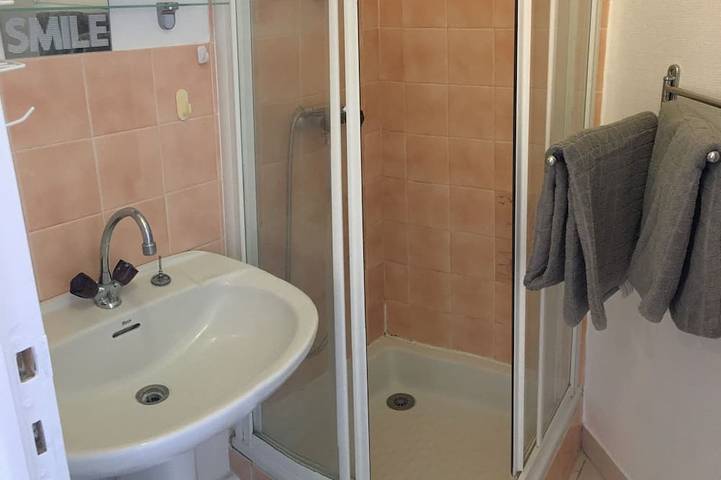 Location de vacances pour 2 personnes, avec terrasse dans Plage Trez-Hir - 4