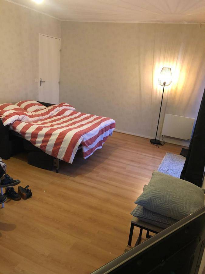 Appartement entier, Studio Apartment in Chaumont, Haute-Marne