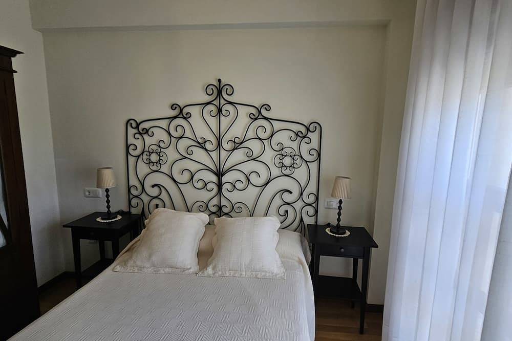 Entire apartment, Cuevas de Mar Apartment in Nueva de Llanes, Llanes