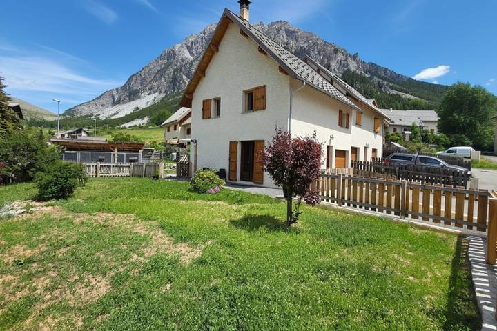 Location de vacances pour 6 personnes, avec Jardin à Cervières