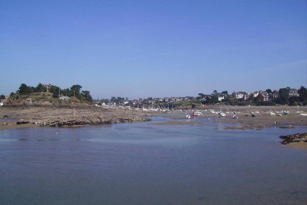 Appartement entier, One-Bedroom Apartment in Dol-de-Bretagne, Région de Saint-Malo