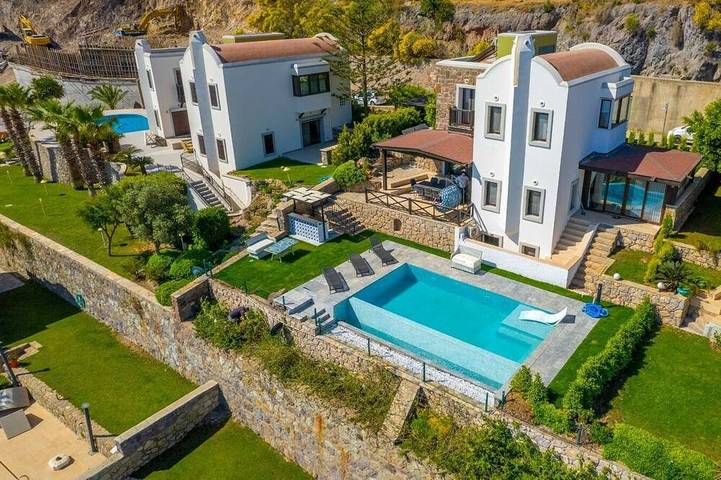 Villa für 8 Personen, mit Balkon und Whirlpool sowie Garten in Bodrum