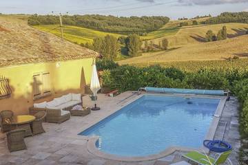 Agriturismo pour 8 personnes, avec terrasse et jardin à Beaumont-de-Lomagne