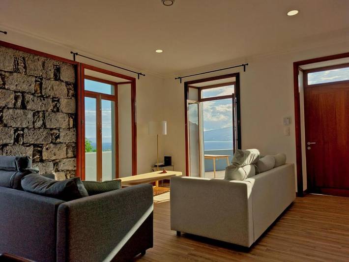 Location de vacances pour 5 personnes, avec vue ainsi que piscine et jardin à Horta - 2