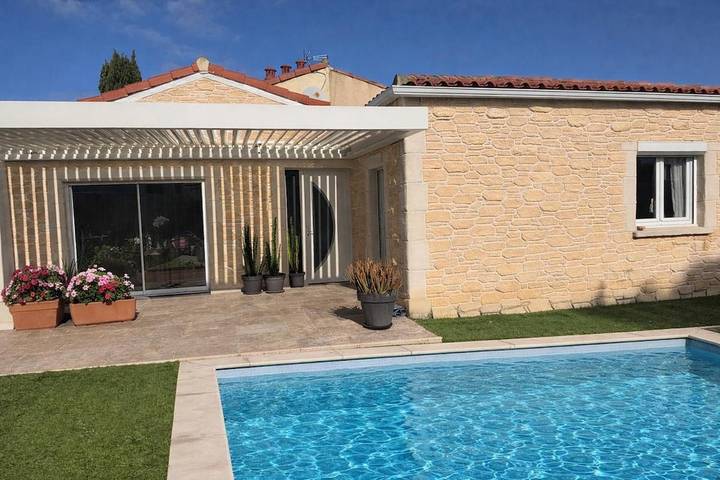 Villa pour 6 personnes, avec piscine et jardin, animaux acceptés