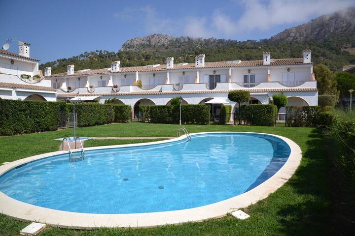 Casa rural para 5 personas, con Balcón y Terraza además de Jardín y Piscina en L' Estartit - 2