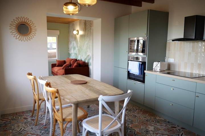 Location de vacances pour 6 personnes, avec vue ainsi que terrasse et jardin à Ronno - 2