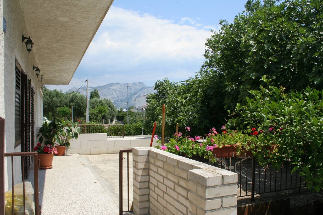 Ganze Wohnung, 1-Zimmer-Ferienwohnung am Strand Duce, Omis A-2731-a in Dugi Rat, Omis-Riviera
