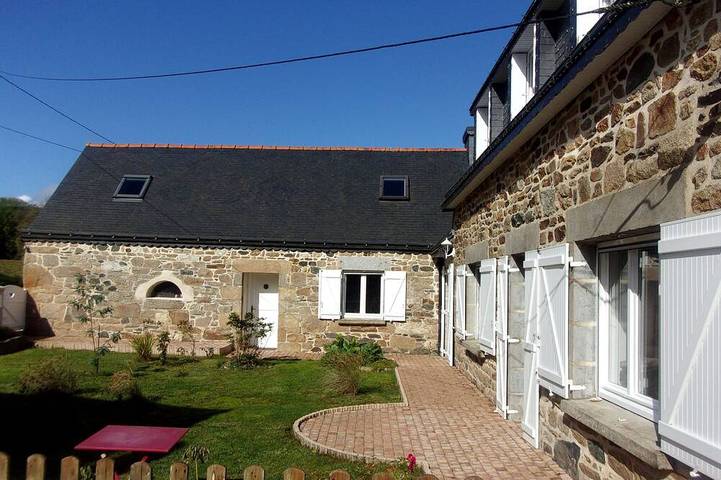 Location de vacances pour 15 personnes, avec Terrasse et Jardin à Belle-Isle-en-Terre