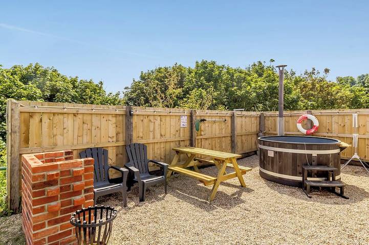 Holiday rental for 2 people, with hot tub and balcony/terrace in County Durham