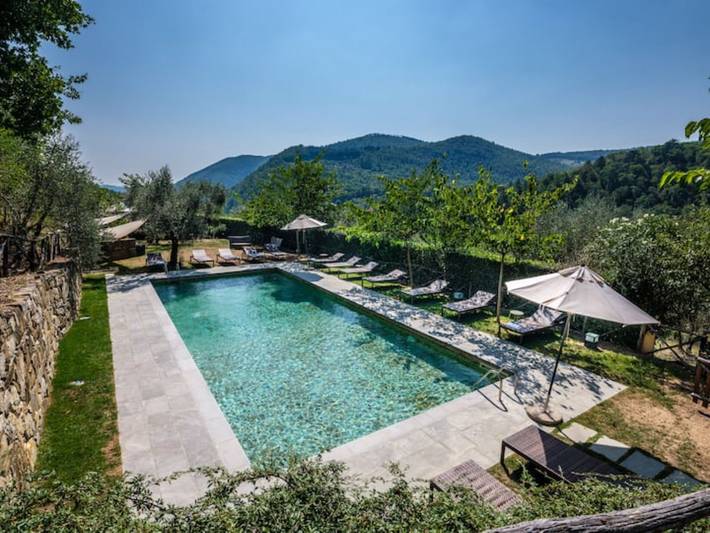 Casa vacanza per 40 persone, con idromassaggio e giardino a Pontassieve