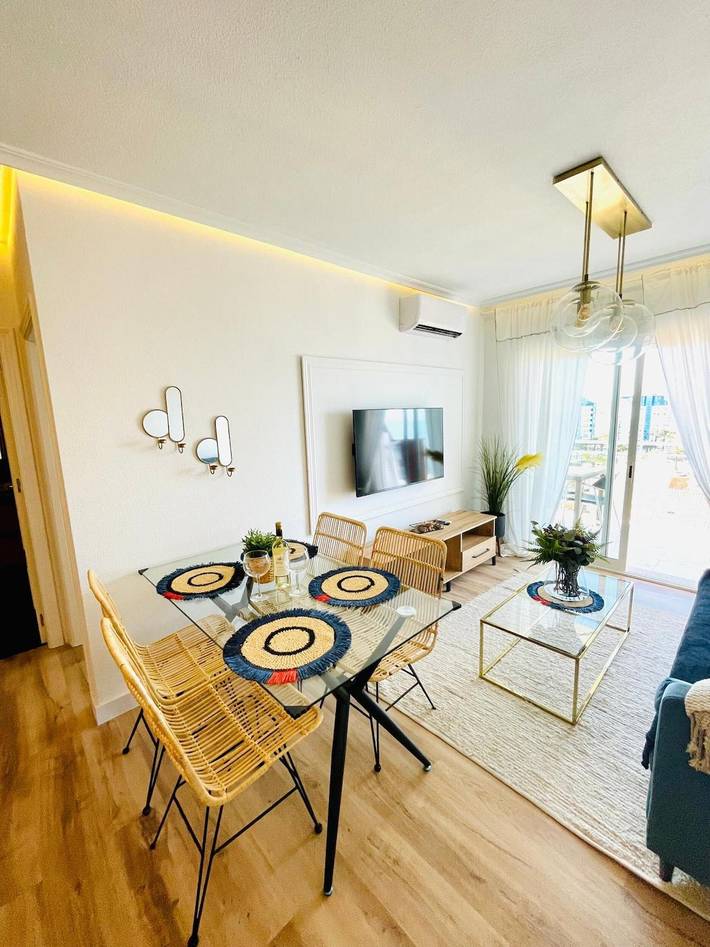 Apartamento entero, Apartamento 'Seaview  La Manga' con vistas al mar, Wi-Fi y aire acondicionado in Playa La Veneziola (La Manga), San Javier
