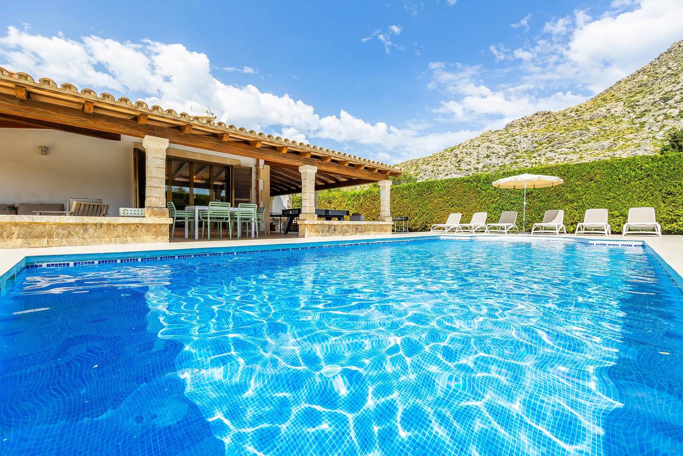 Casa Vacacional 'Villa Cal Peso' con Vistas a la Montaña, Wi-Fi y Aire Acondicionado in Puerto de Pollensa, Pollença