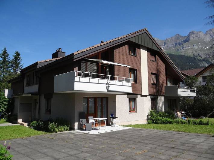 Hütte für 4 Personen, mit Balkon und Garten in Engelberg