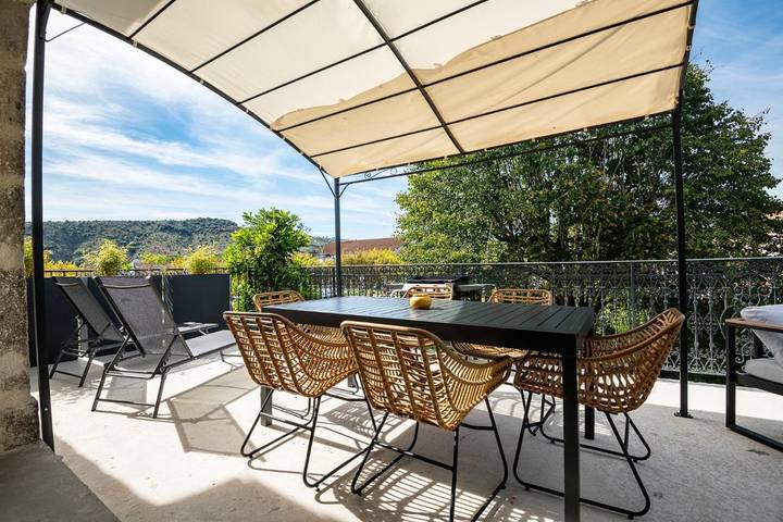 Location de vacances pour 8 personnes, avec piscine et balcon à Rosières (Ardèche) - 2